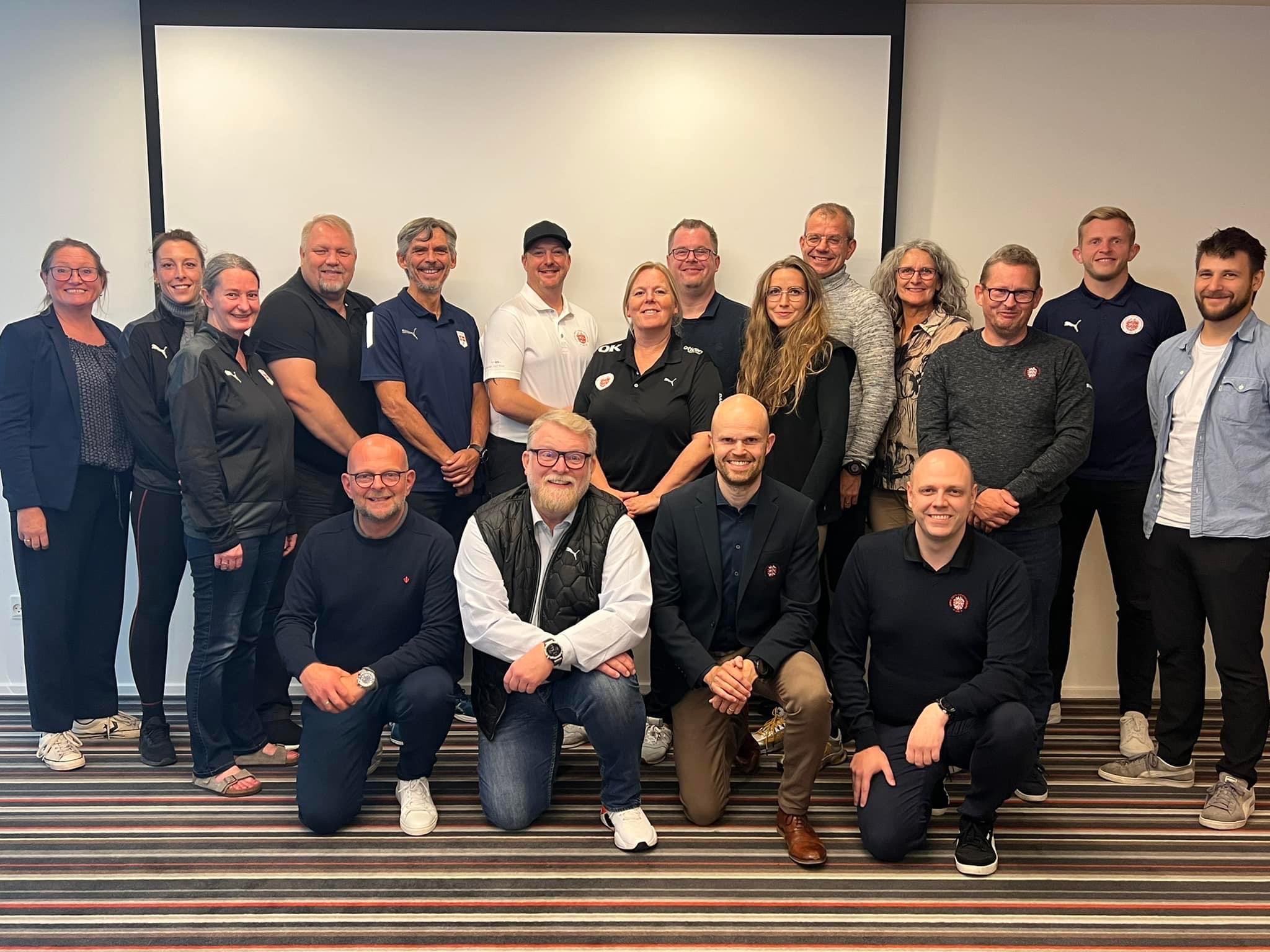 “HØR LIGE EFTER” 🤭🙉